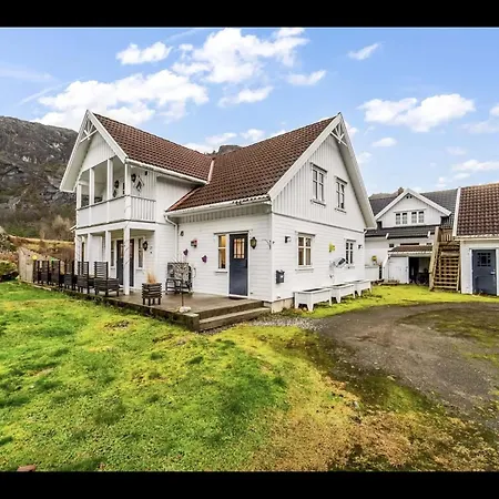 Stort Hus Med 3 Soverom Til Leie I Vakre Sira Minimum 5 Netter Leie Ferienhaus