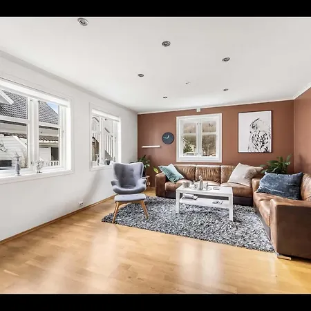 Stort Hus Med 3 Soverom Til Leie I Vakre Sira Minimum 5 Netter Leie Σπίτι διακοπών Åna-Sira