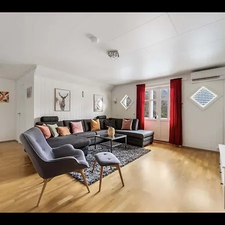 Stort Hus Med 3 Soverom Til Leie I Vakre Sira Minimum 5 Netter Leie * Åna-Sira