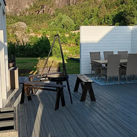 Stort Hus Med 3 Soverom Til Leie I Vakre Sira Minimum 5 Netter Leie *